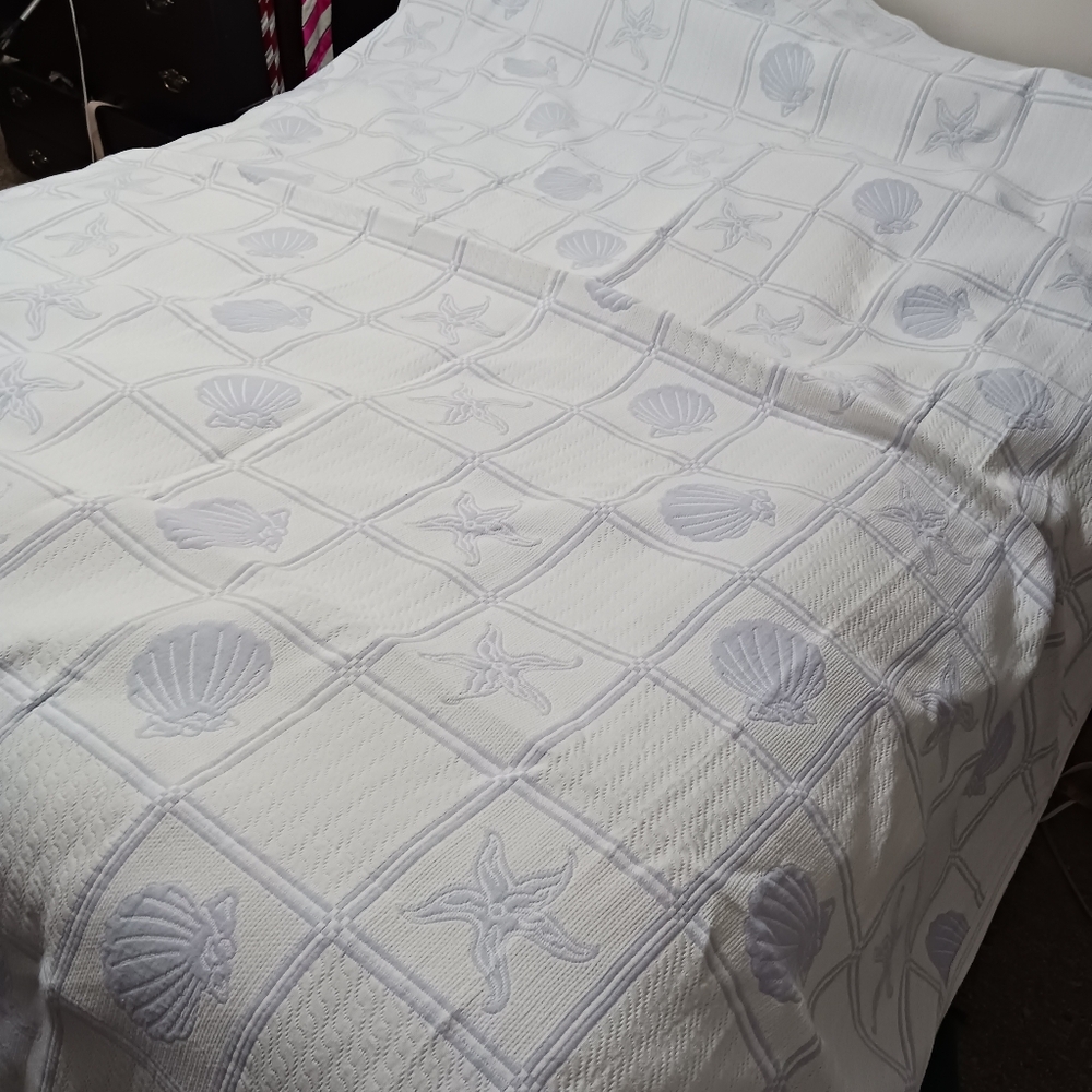 Bay Colony Quilt Pillowcaseas Bedding Cream Blue Ocean Seashells Queen